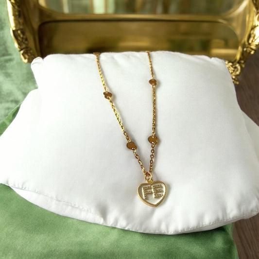 Collar con la palabra Fé