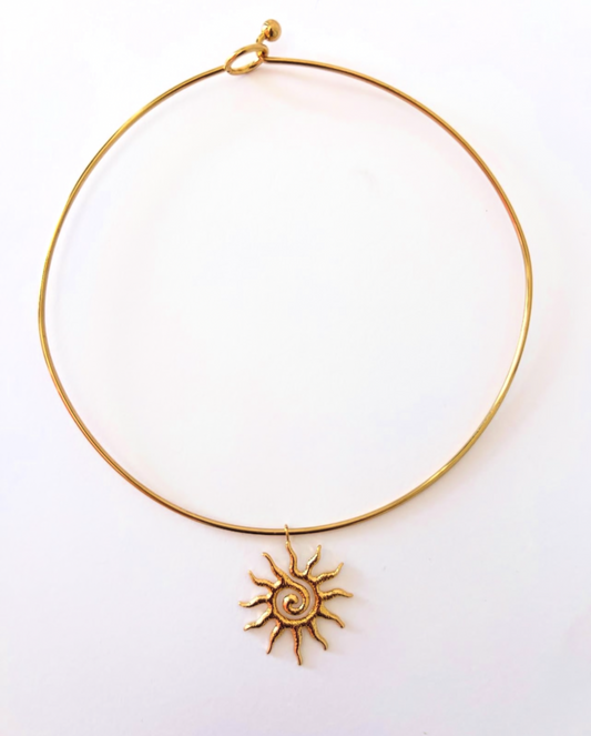 Collar con Sol rustico